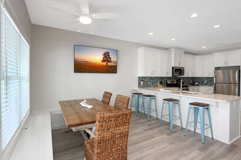 Gulf Front Dining & Bar Seating