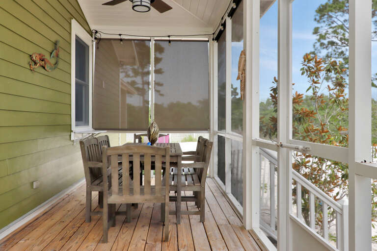 Screened Porch - Outdoor Dining