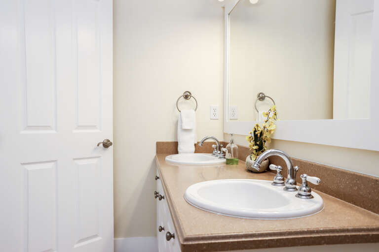 Bedroom 1 - Full Bath