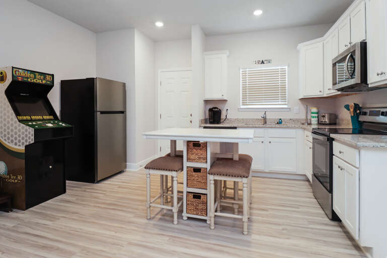 Kitchenette Bar Dining and Golden Tee Arcade Game