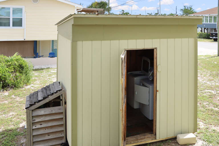 Shed with Washer and Dryer