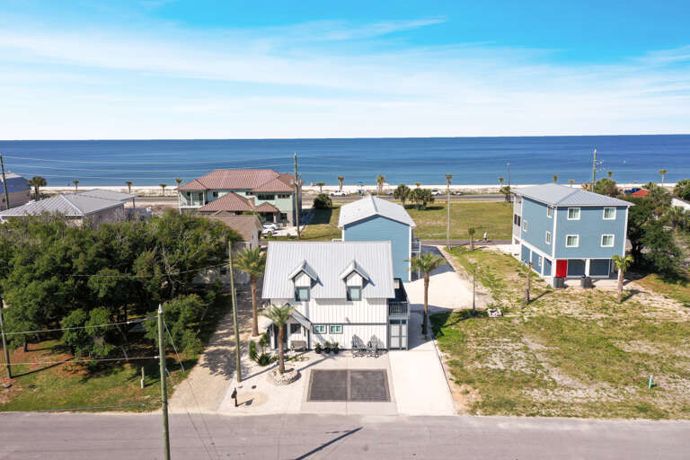 Sugar Sands Cottage - Short Distance to Beach