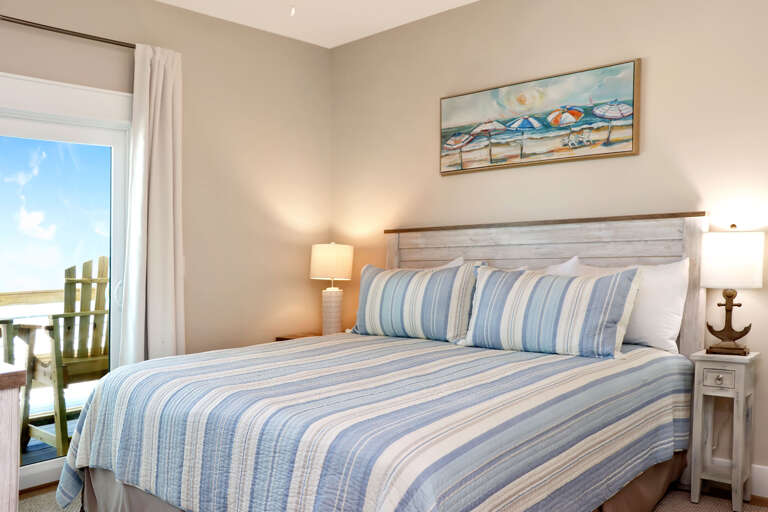 Bedroom 1 - Beachfront Master Bedroom