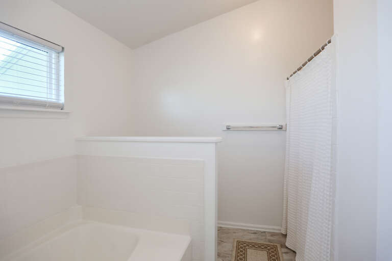 Bedroom 3 - Master Bath Tub & Shower