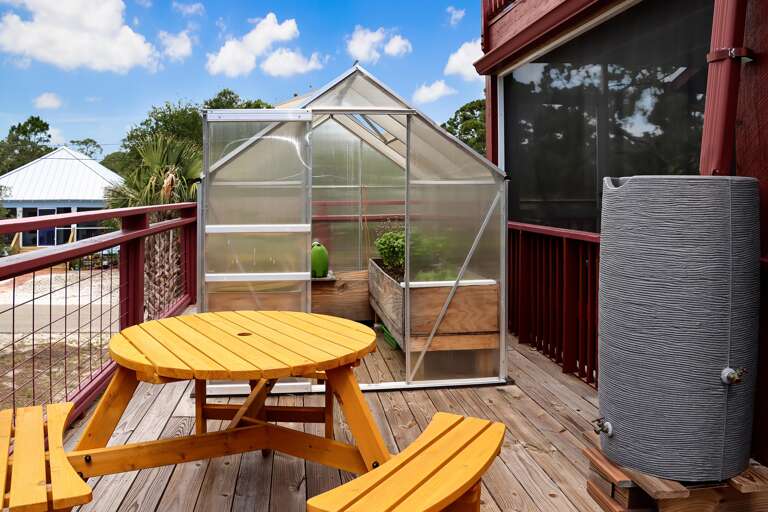 Outdoor Dining and Greenhouse on Deck