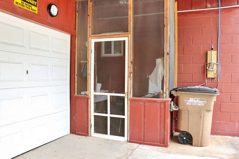 Screened Fish Cleaning Room