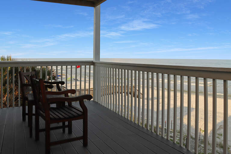 Bedroom 1 - Beachfront Deck
