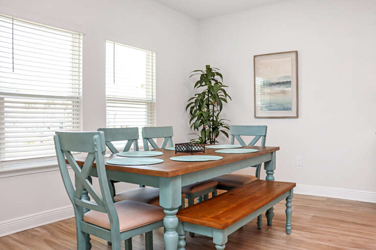 Dining Area Dining Area