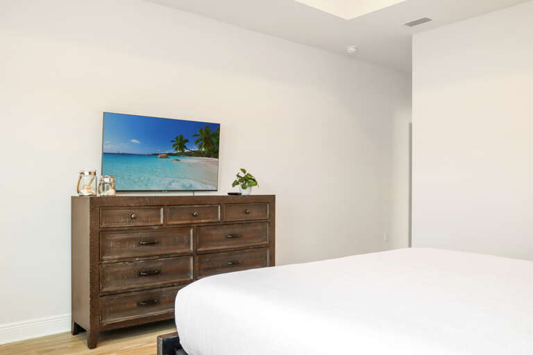 Bedroom 4 with TV