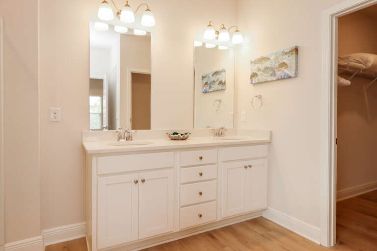 Bedroom 4 - Master Bath with Large Walk In Closet