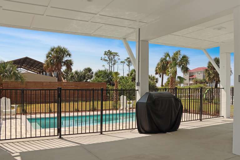 Under House Gas Grill and Private Pool