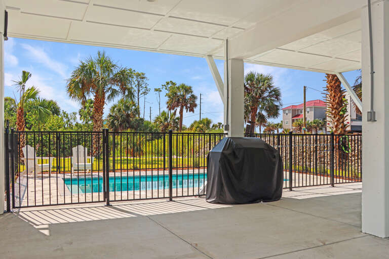 Under House with Gas Grill and Private Pool