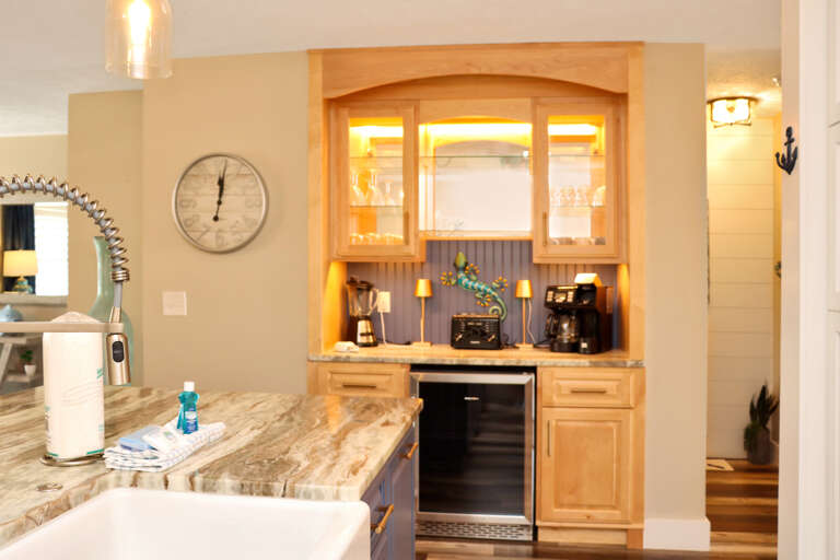 Warm Your Coffee or Chill Your Wine Warm Your Coffee or Chill Your Wine