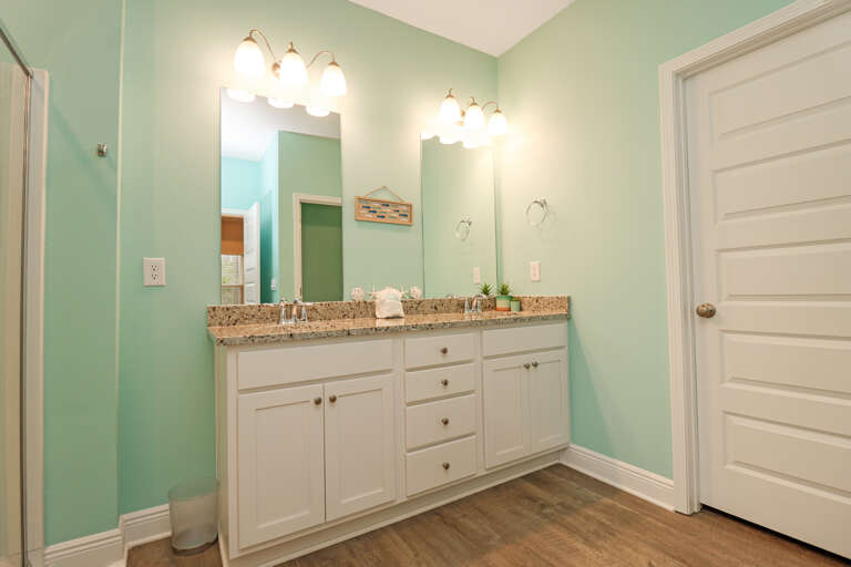 Bedroom 4 - Master Bathroom