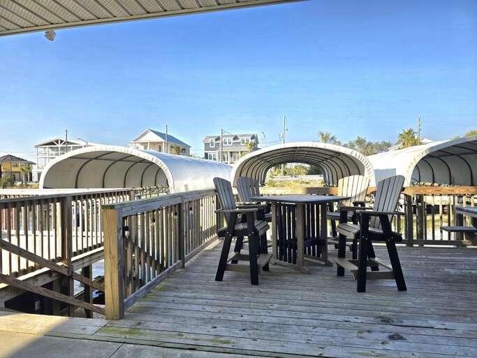 Outside Dining on Canal
