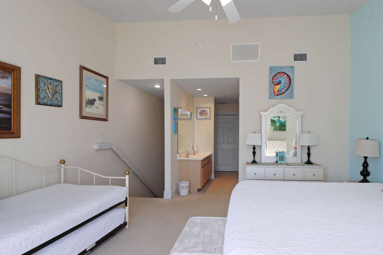 Bedroom 2 with Sleeping for 4