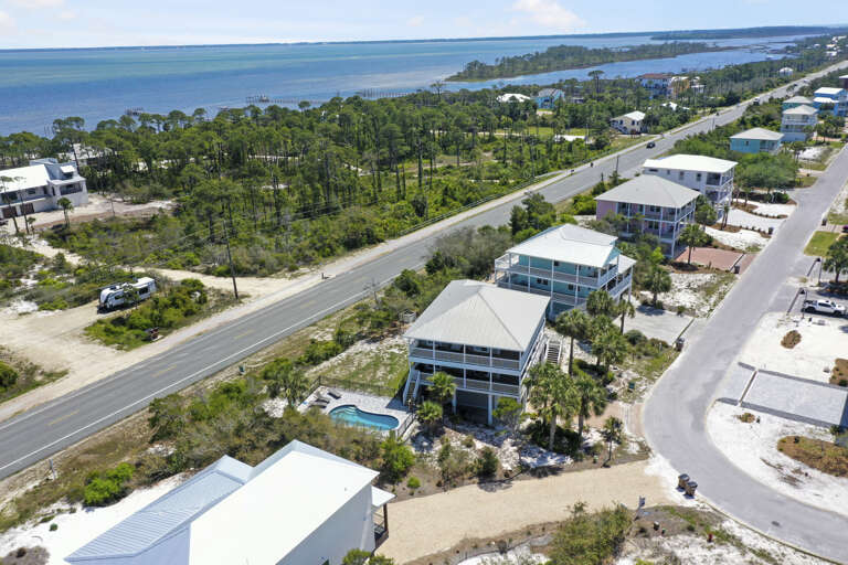 Single Family Home on Circle Drive