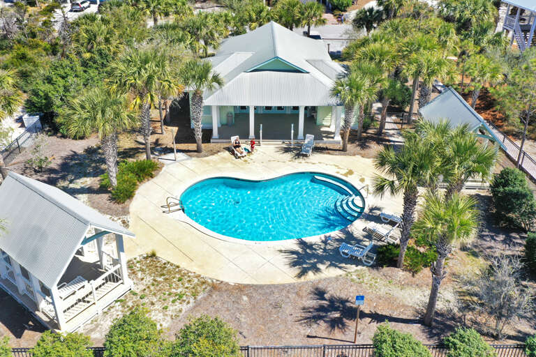 Community Pool & Clubhouse