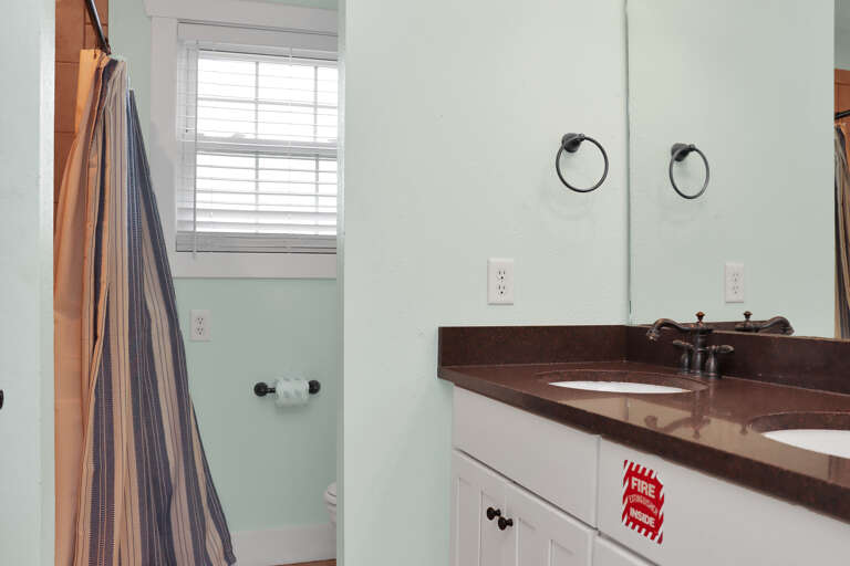 Upstairs Full Bath Upstairs Full Bath