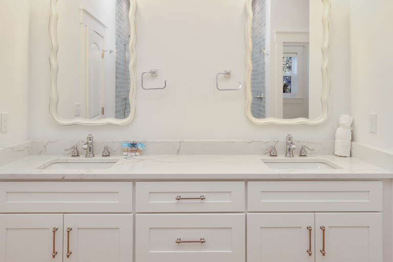 Bedroom 6 - Master Bathroom