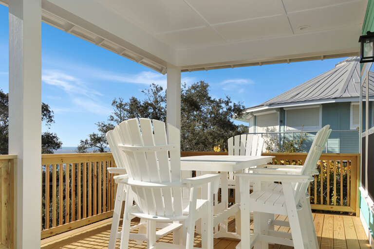 Outdoor Dining on Top Floor Deck