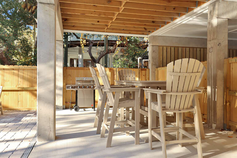 Outdoor Dining and Grilling Area