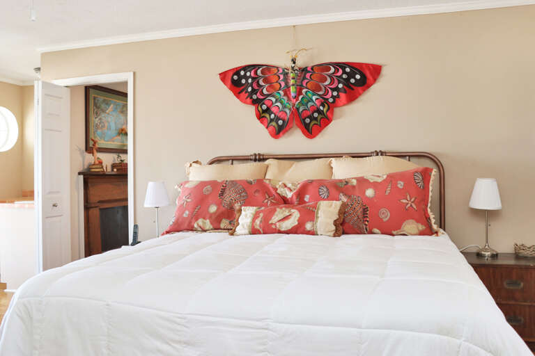 Bedroom 5 - Beachfront Master Bedroom