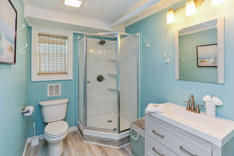 Cape Haus Extra Full Bath