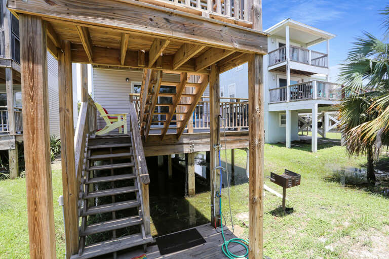 Access to Bottom Deck with Outdoor Shower