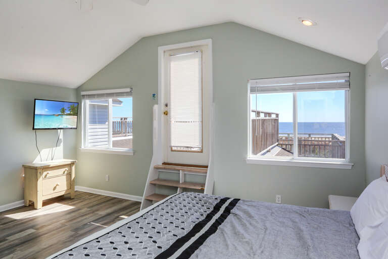 Bedroom 3 - TV & View