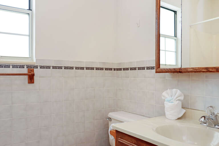 Full Bathroom