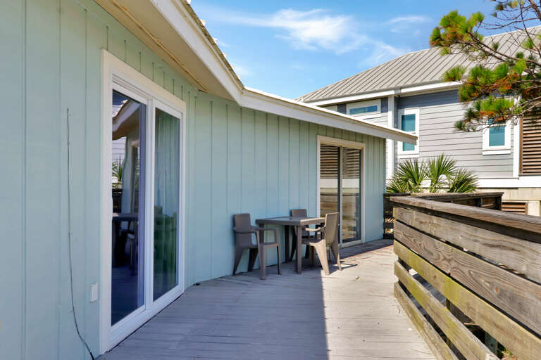 Beach Front Deck with Outdoor Dining