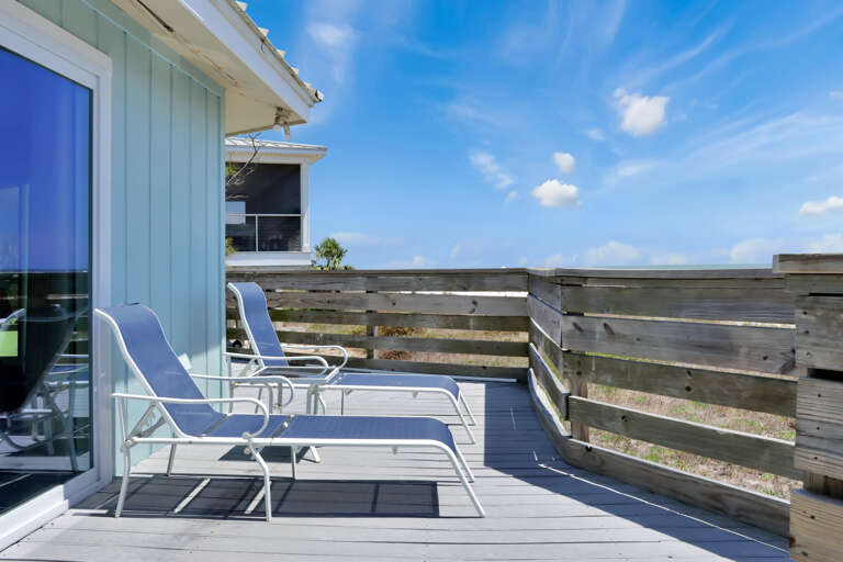 Lounge Beach Front