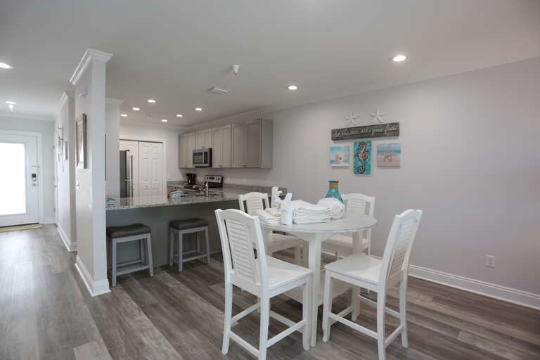 Dining Area & Bar Seating