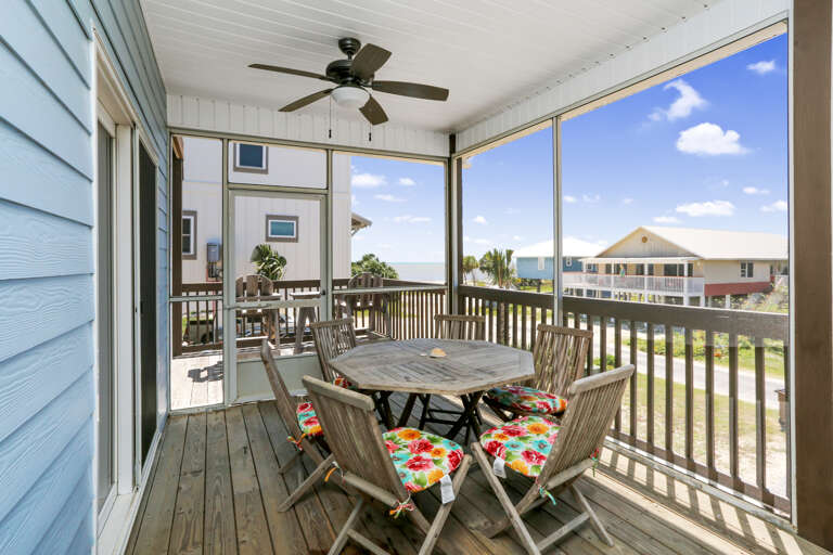 Screened Deck Dining