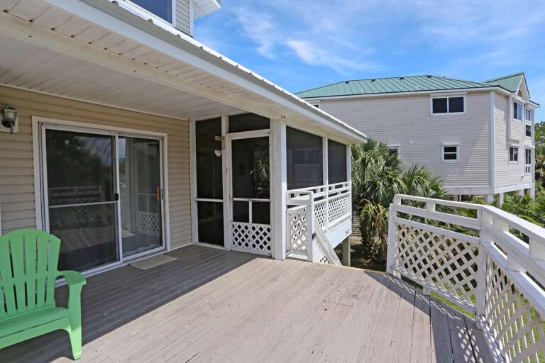 Deck with Screened-In Area