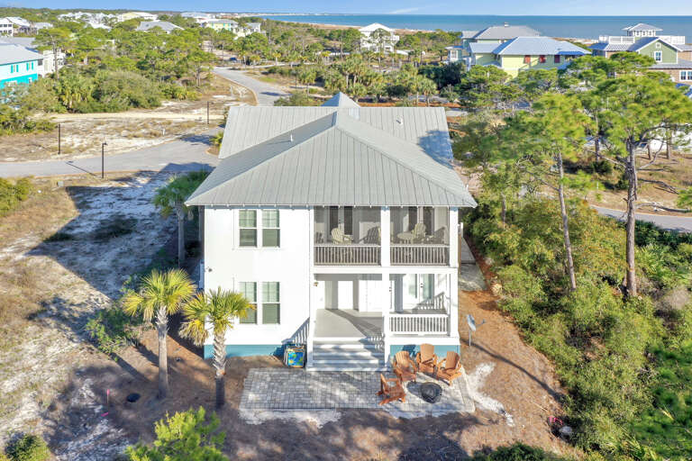 Brise Del Mar - Rear Decks & Patio with Fire Pit