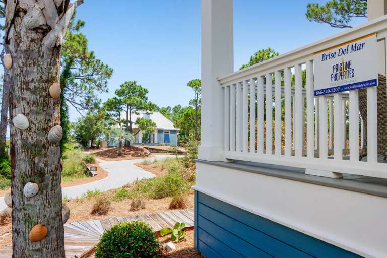 Walkway to Beachfront Community Pool Walkway to Beachfront Community Pool