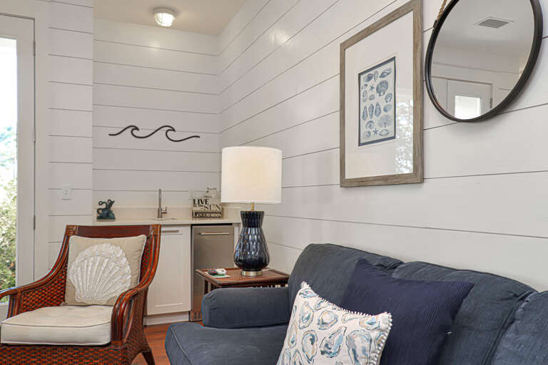 Wet Bar in Sitting Room Wet Bar in Sitting Room