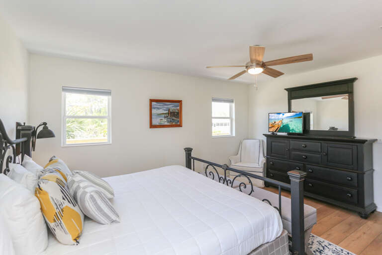 Bedroom 3 with TV