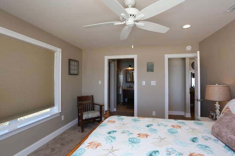 Bedroom_2_with_Full_Bath