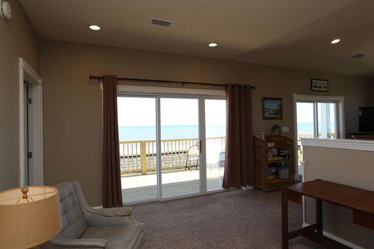 Upstairs_Kitchenette_View