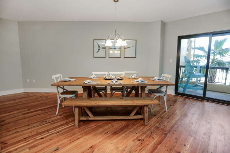 Dining Area Dining Area