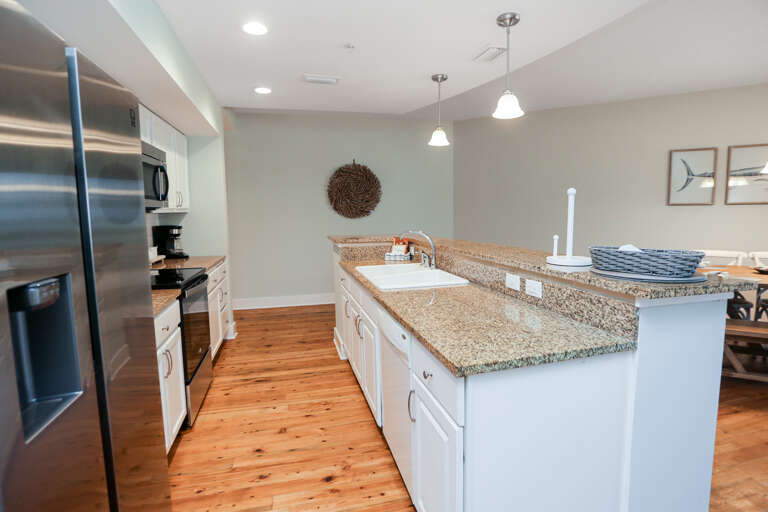 Kitchen with Island Bar