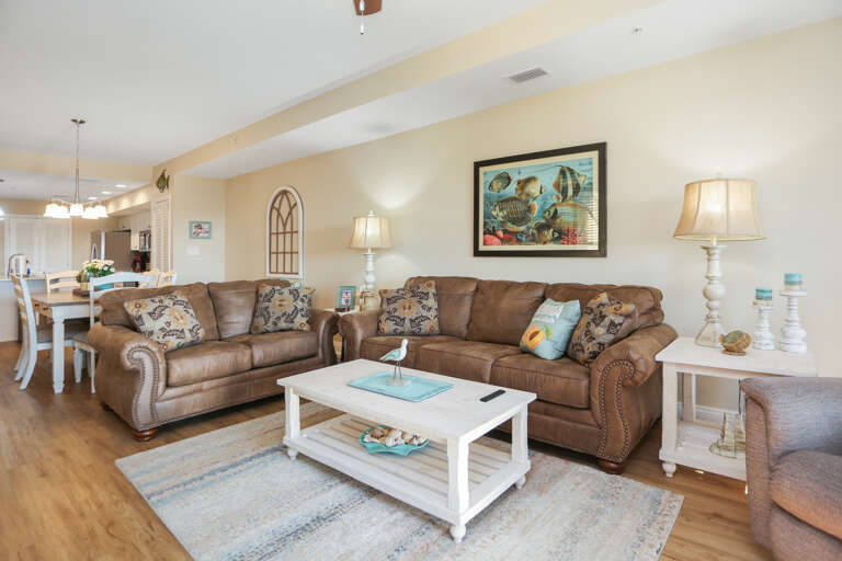 Living Room & Dining Area Living Room & Dining Area