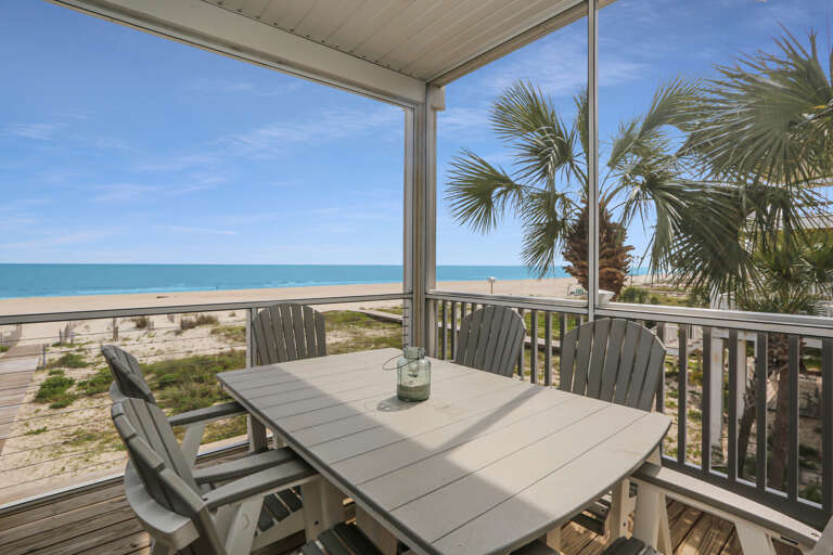 Gulf Front Dining Screened Deck