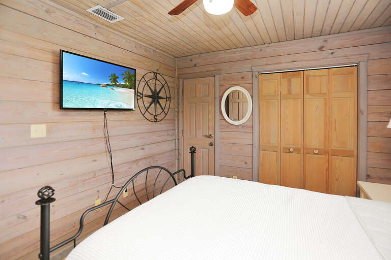 Bedroom 3 with TV