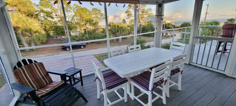 Screened-In Gulf View Deck with Dining
