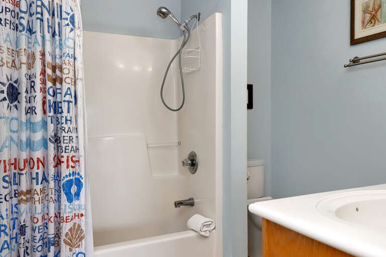 Bedroom 3 - Master Bath Tub