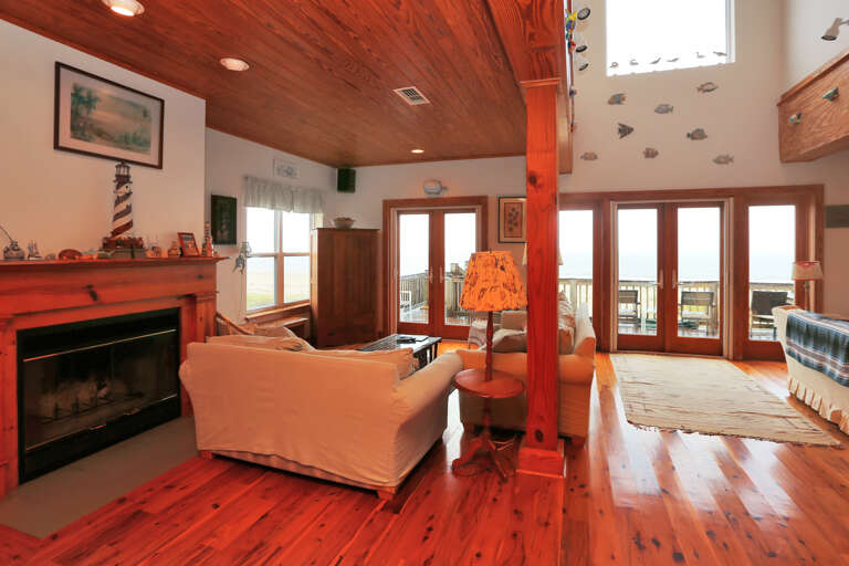 Gulf Front Sitting Area with TV